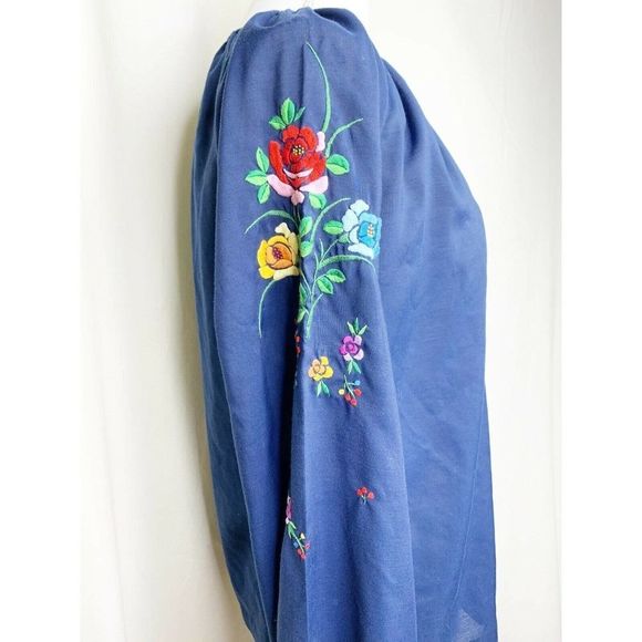 Vtg Hand Embroidered Floral Peasant Top  Rich Blue - Picture 3 of 8